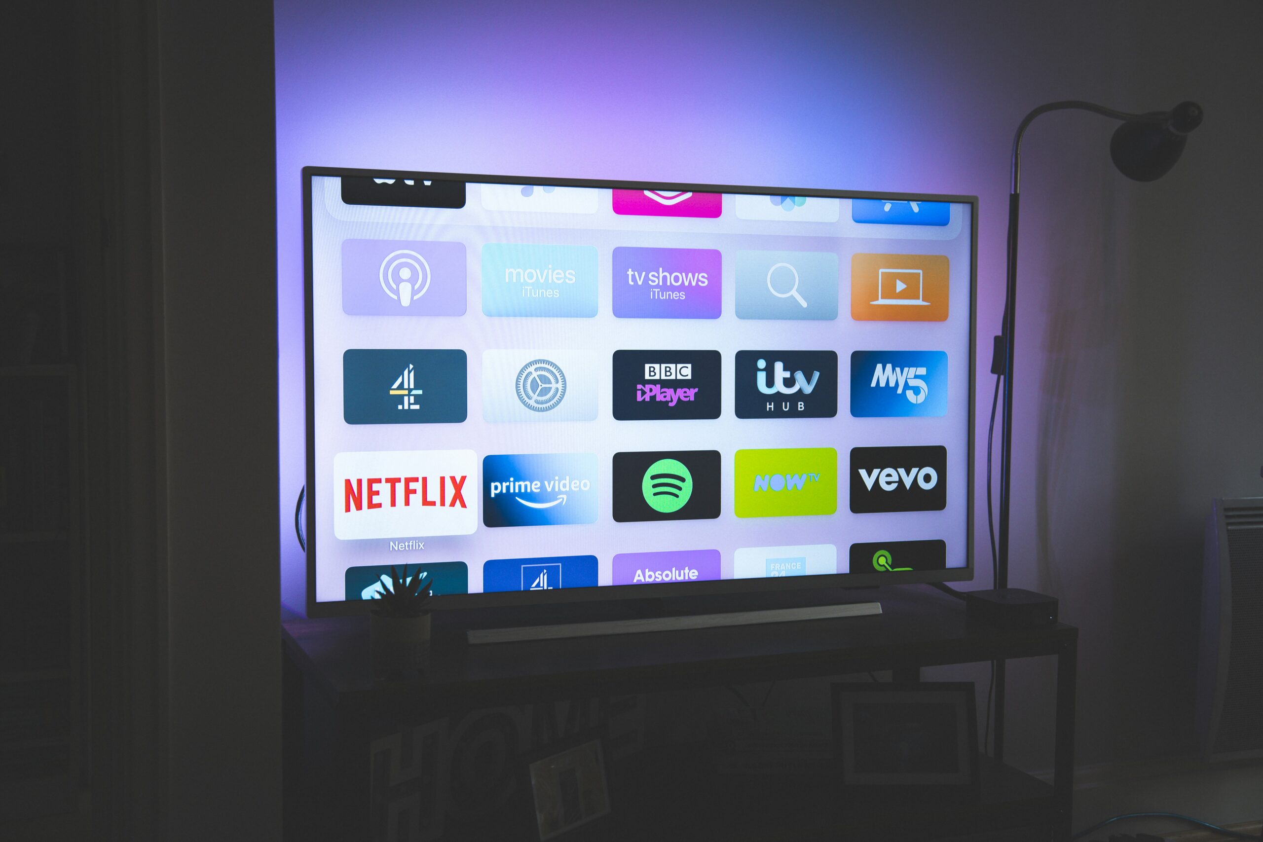 You are currently viewing Best TVs for Watching Movies in 2024